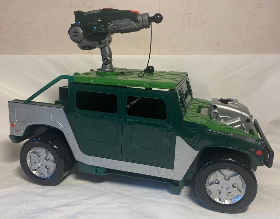 TMNT Teenage Muntant Ninja Turtles - Armorized Urban Assault Jeep Fordon