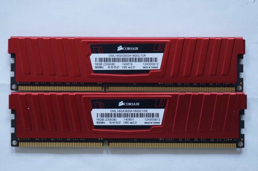 16GB (2x8GB) DDR3-1600 MHz Corsair Vengeance LP Red CML16GX3M2A1600C10R 1600MHz