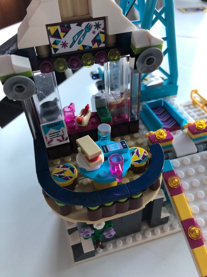 Lego Friends 41324 - Snow resort - ski lift 2017