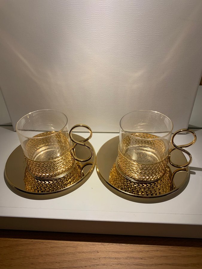 Iittala Karaatti Timo Sarpaneva Finland 2 gyllene muggar med fat vintage