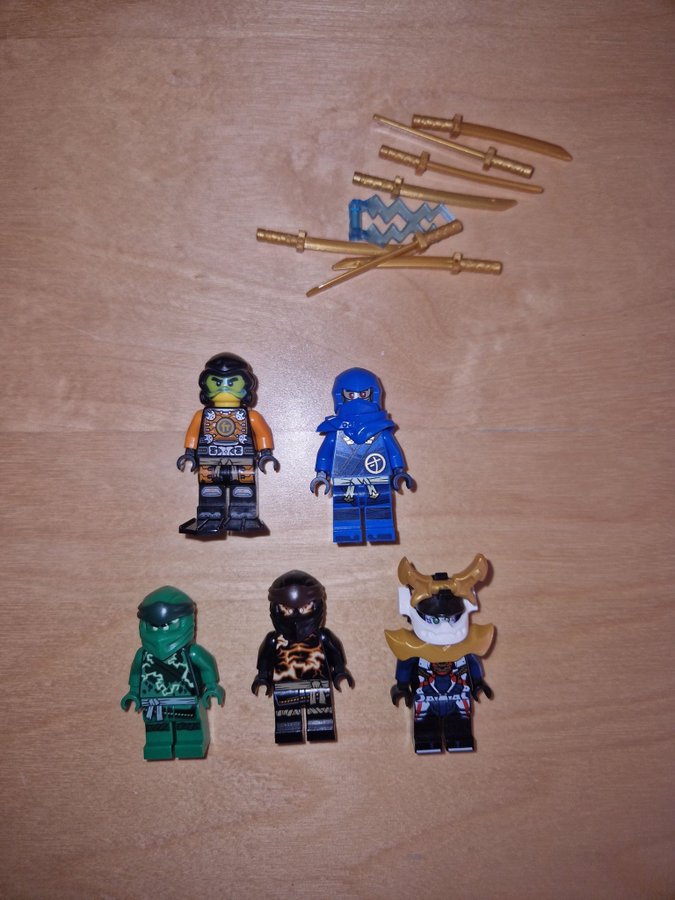 Lego Ninjago Minifigurer  Vapen