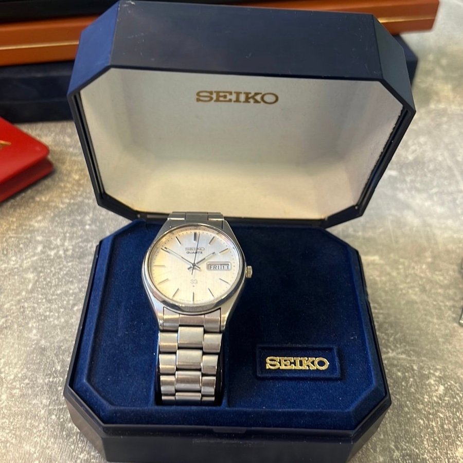 Seiko Quartz Herrarmbandsur