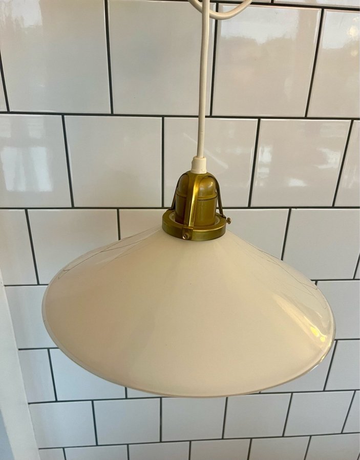 Vintage Stor Skomakarlampa Lampa Fönsterlampa Glas Mässing Opal