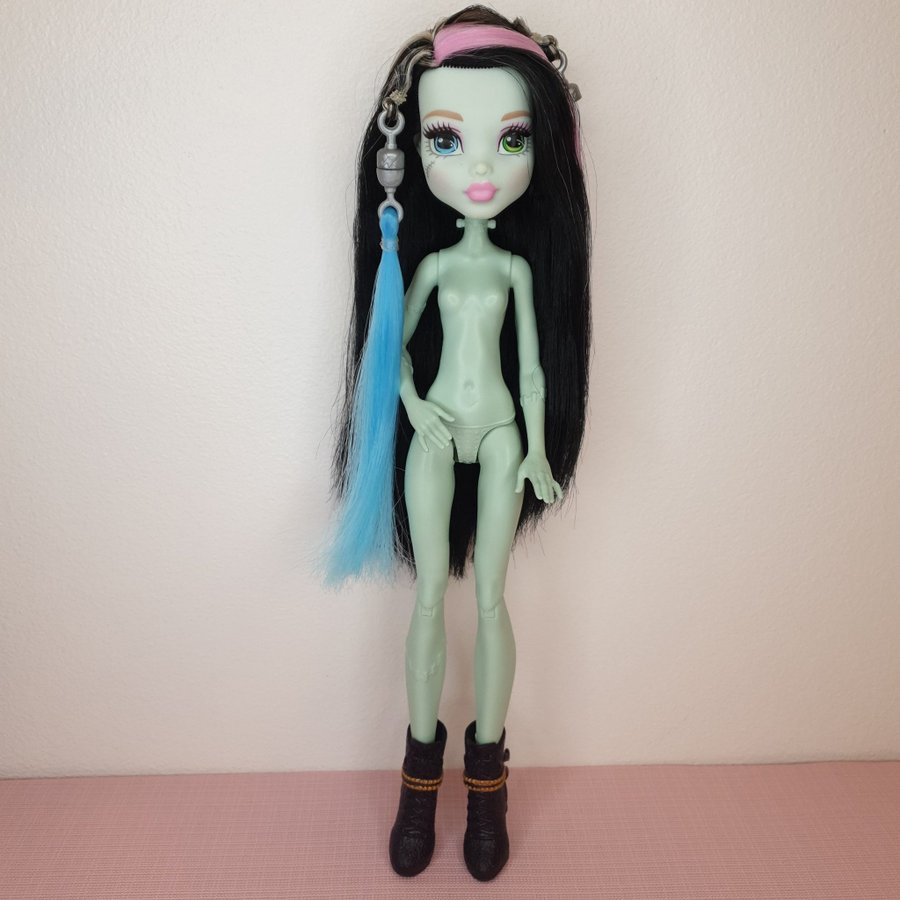 Monster High Voltageous Hair Frankie Stein