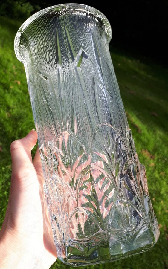 Unused Fidenza 1960's Italy 24cm Signed Hand-Made Glass Vase. Blomvas. Glasvaser