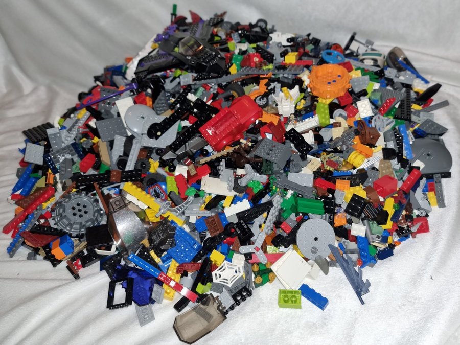 25 kilo LEGO i bulk. Marvel, creator m.m. Julklapp