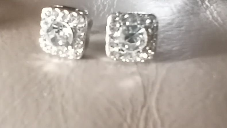 Ear rings square clear with silver colour