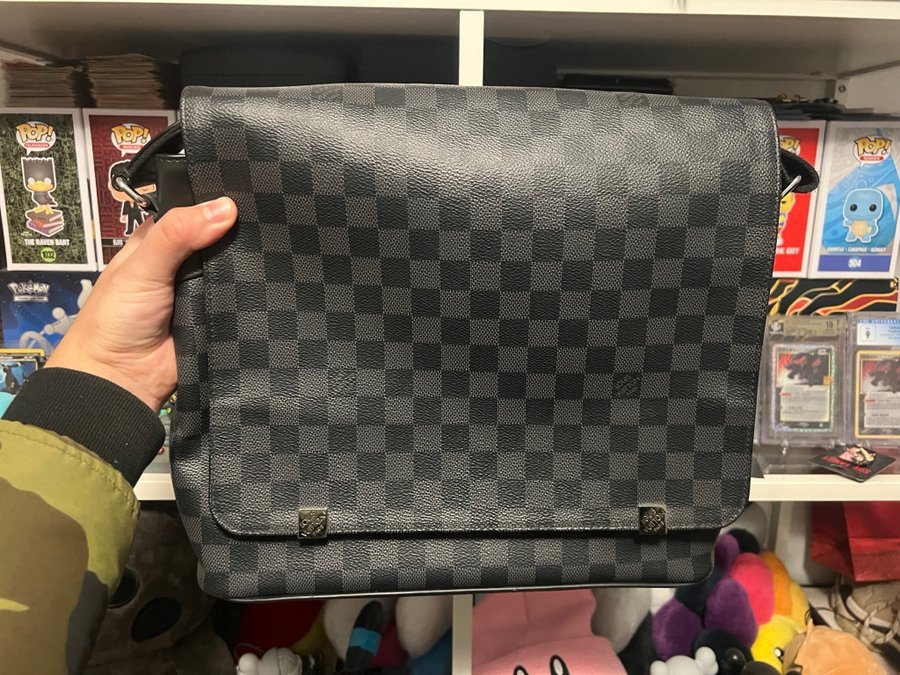 Louis Vuitton District PM Damier Graphite