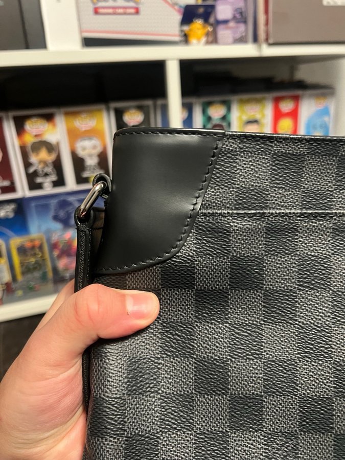 Louis Vuitton District PM Damier Graphite