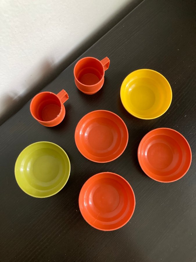 Tupperware retro leksaker mugg skål leksak köksleksaker plast vintage