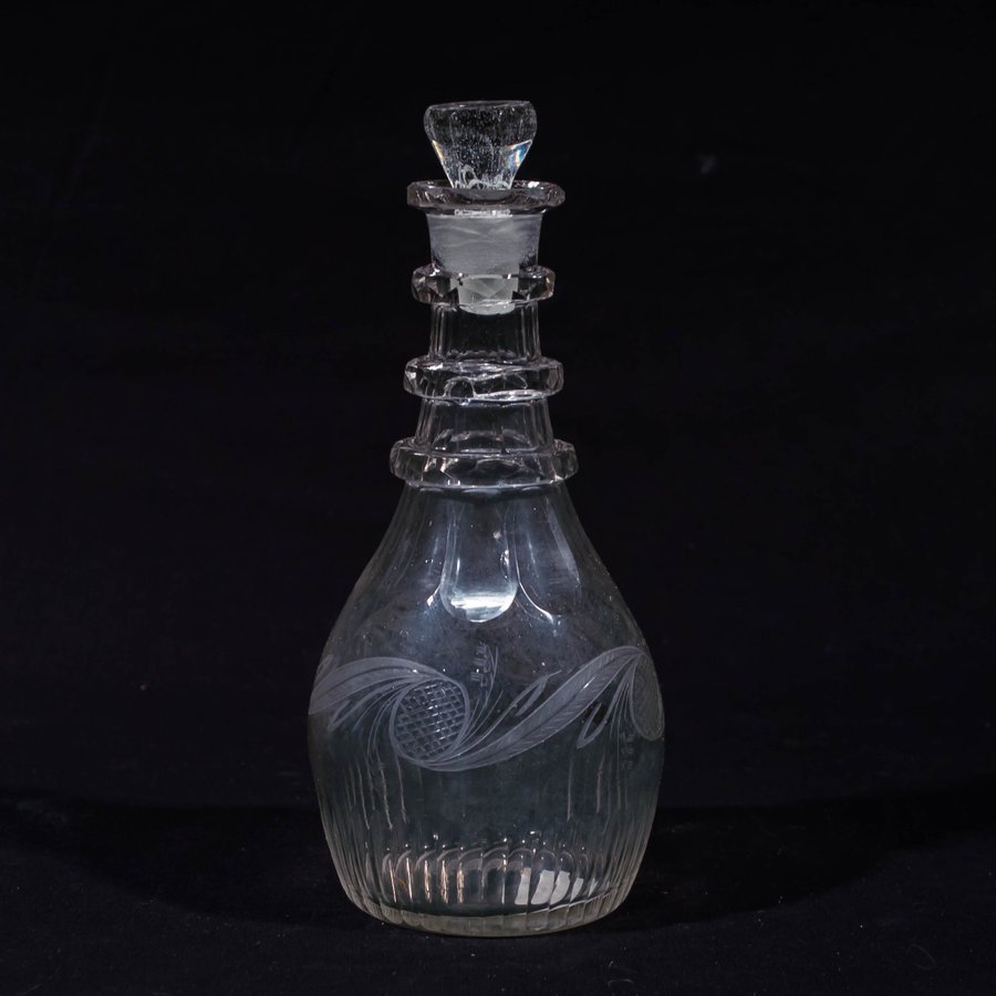 Vinägerkaraff, 17-1800-tal, slipat glas