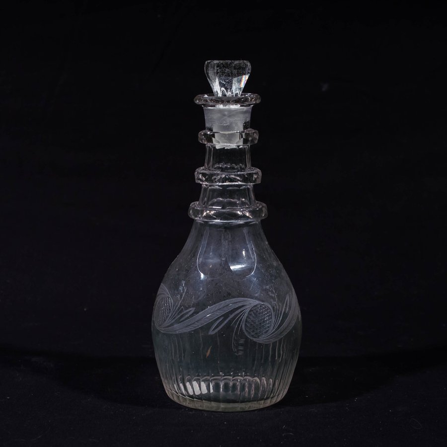 Vinägerkaraff, 17-1800-tal, slipat glas