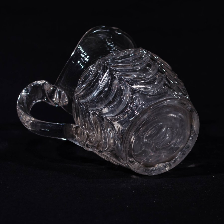 Gräddkanna nyrokoko glas 1800-tal