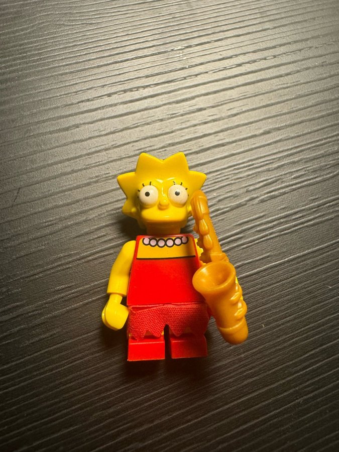 Lego Lisa Simpson sim010 with saxaphone minifigure