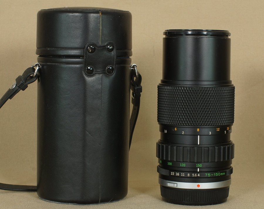 Olympus Auto-Zoom 75-150mm f/4 Objektiv