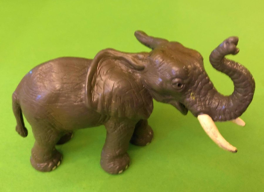 Schleich 14083 Afrikansk Elefanthane - Afrikan Elefant Male Wild Life Animals 92