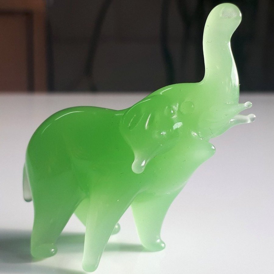 Like-New Miniature Elephant Figurine Talisman 5cm. Stone? Glass? Gemstone?