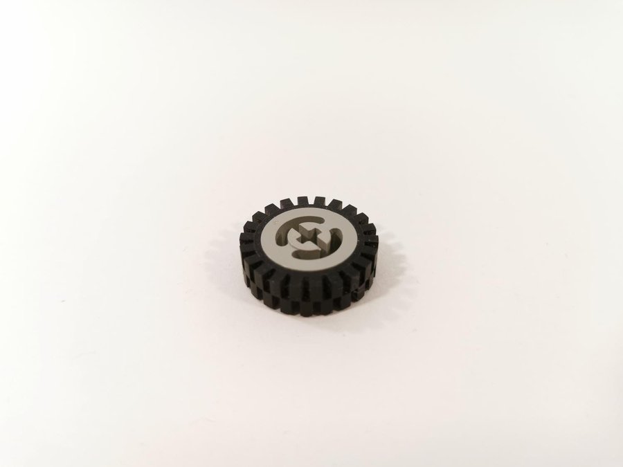 Lego - däck - hjul - technic - space - 24x8mm - part 3483 / 3482 - grå (old)