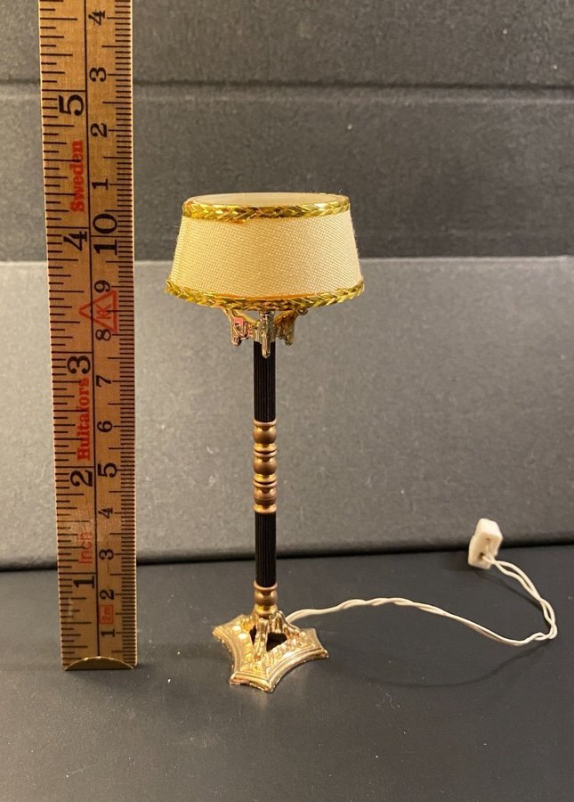 Miniatyr golvlampa