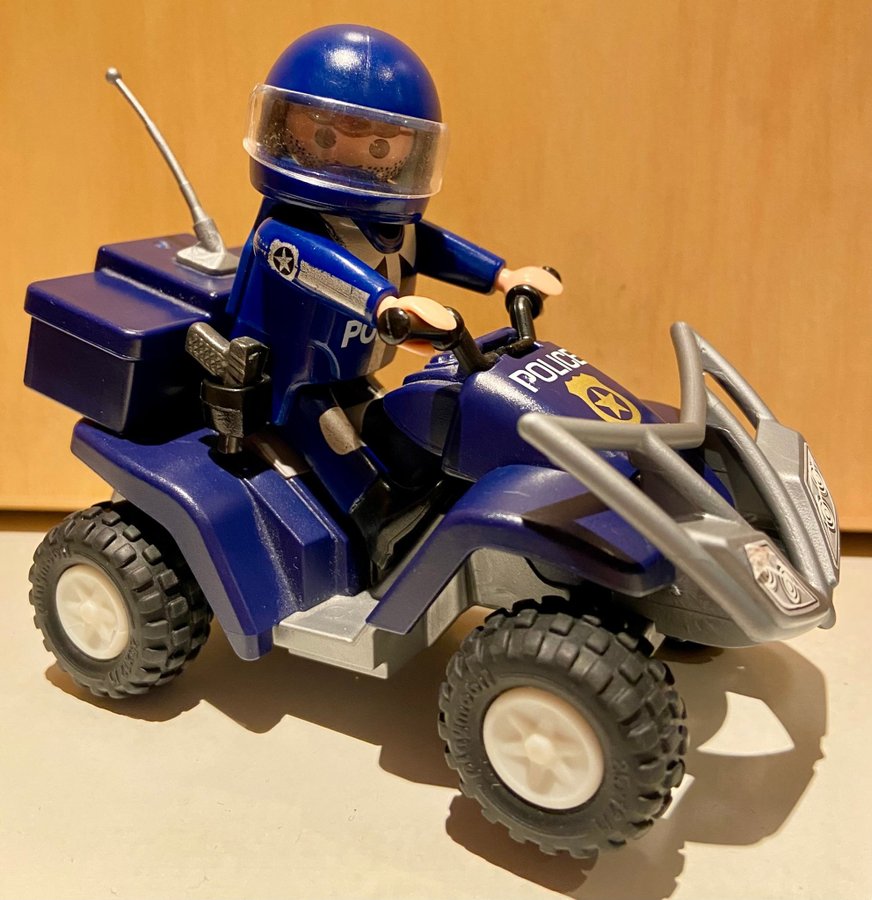 Playmobil Polis med fyrhjuling