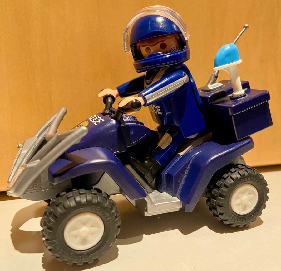 Playmobil Polis med fyrhjuling