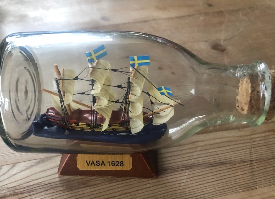 4 små flaskeskibe de 2 mundblæst glas