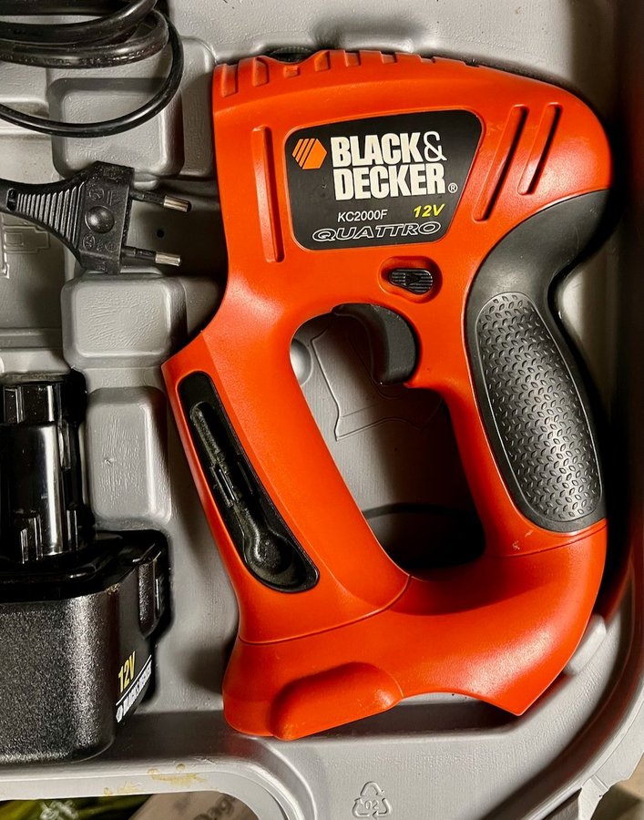 Black  Decker Quattro - sladdlös skruv, borr, såg, slip