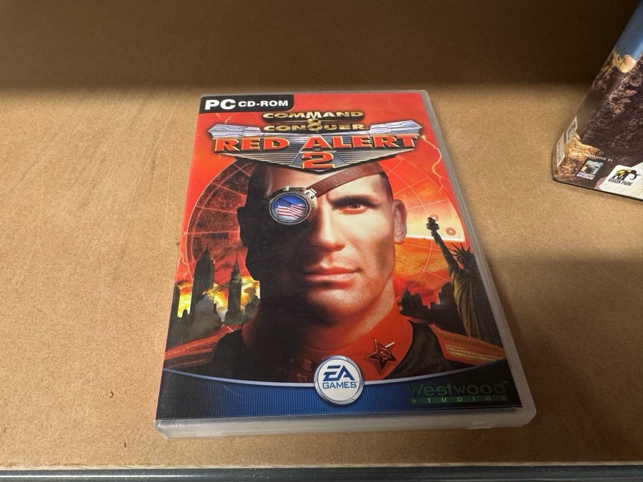 Command  Conquer: Red Alert 2 (PC)