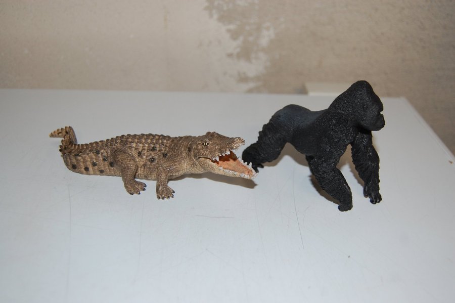 Schleich Krokodil och Gorilla