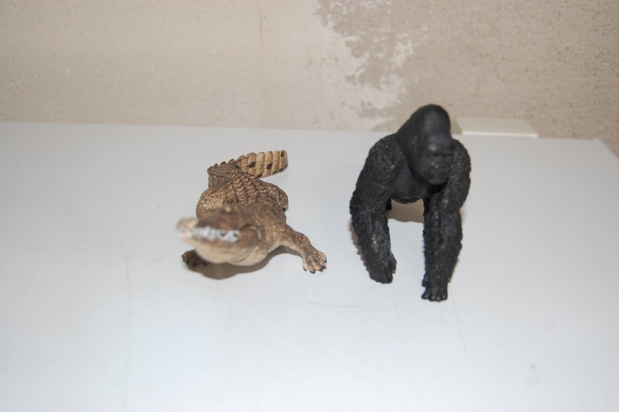 Schleich Krokodil och Gorilla