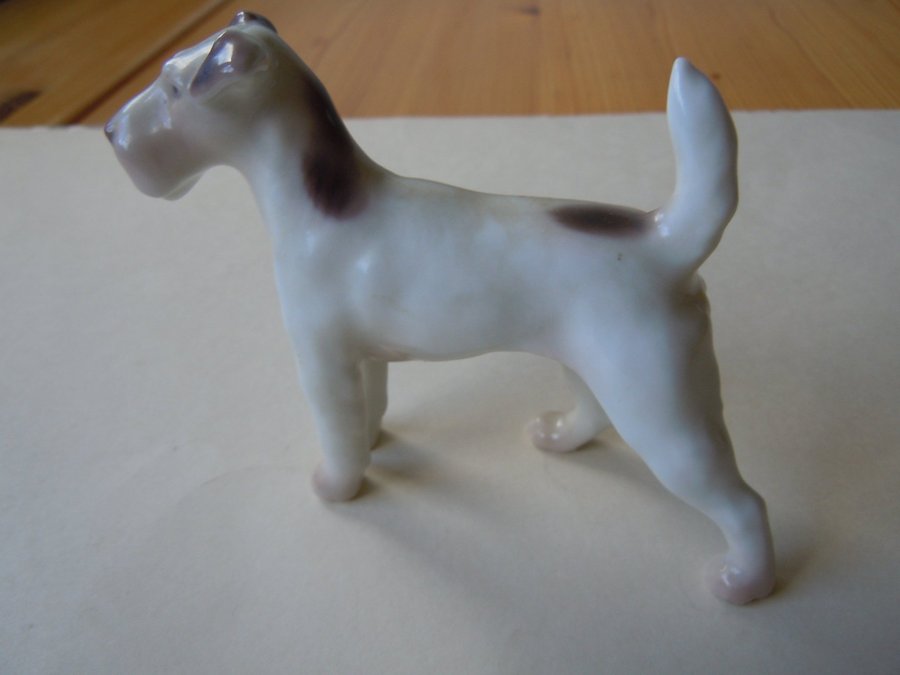 Porslinsfigur av en hund Terrier?, Danmark