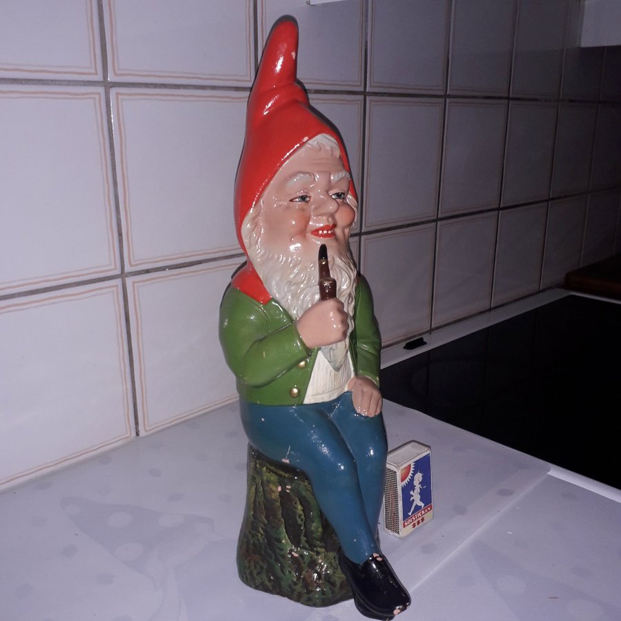 Stor gammal TOMTE / Med pipa / 35 cm