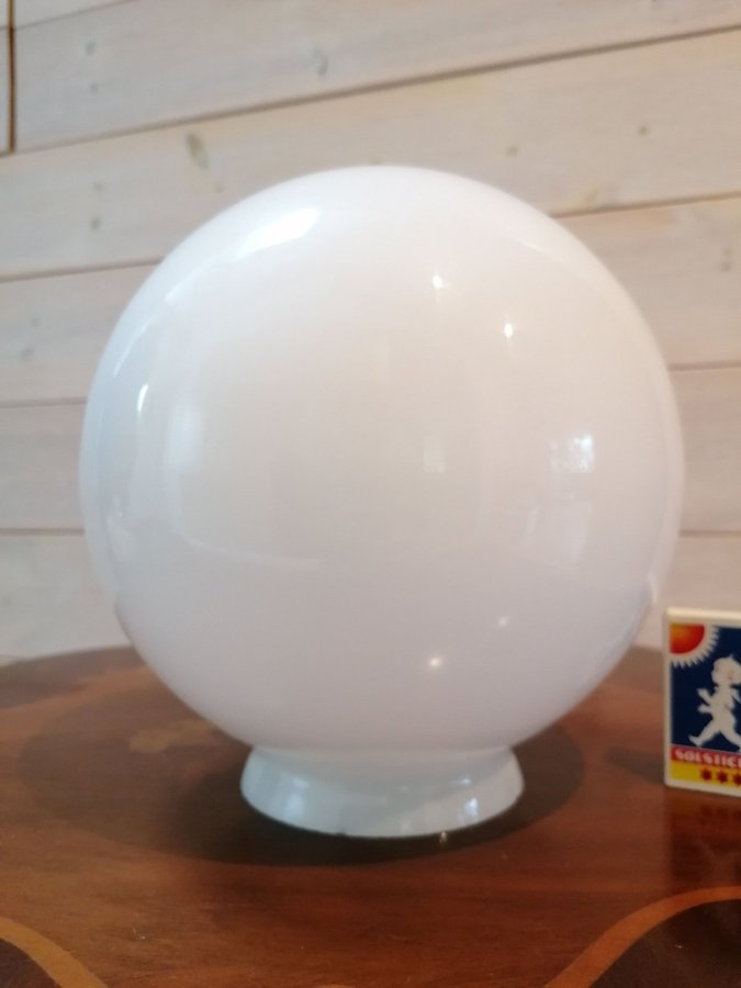 Glasglob lampglob glob kupa glaskupa lampglas i vitt glas Mycket fint skick!