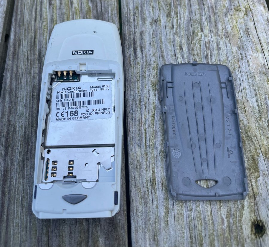 Nokia 6100 utan batteri