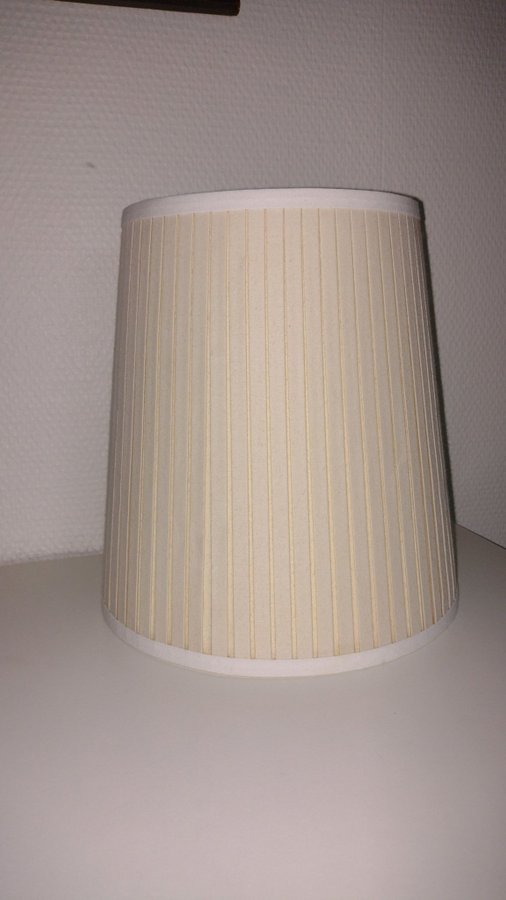 Beige/cremefärgad lampskärm - 25 cm