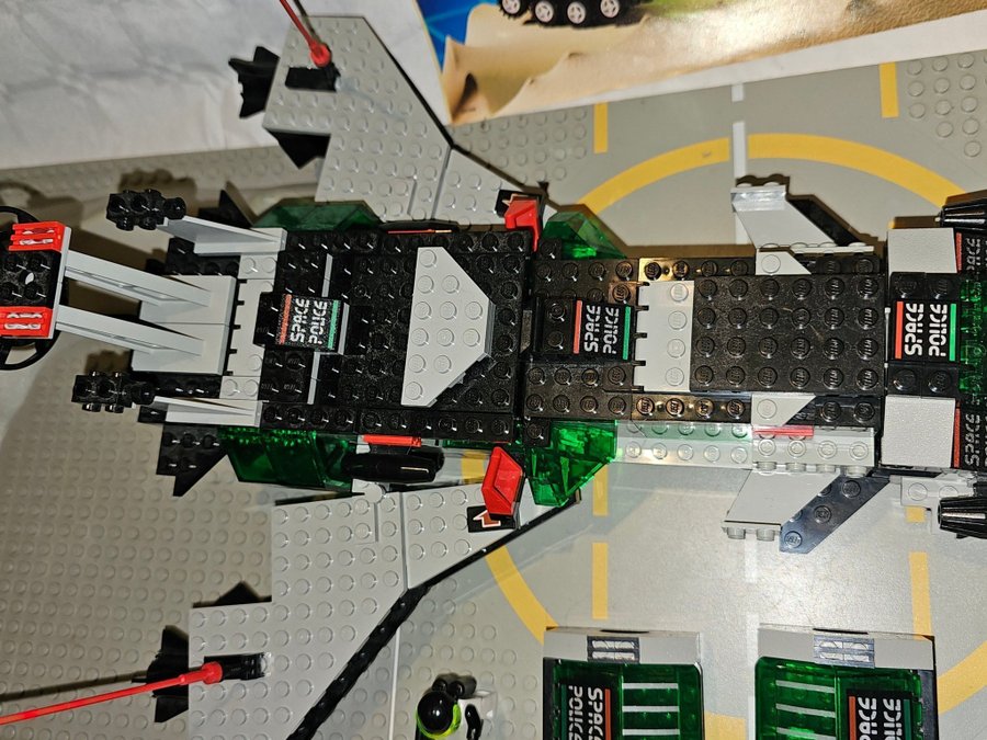 Lego 6984 Space Police HQ