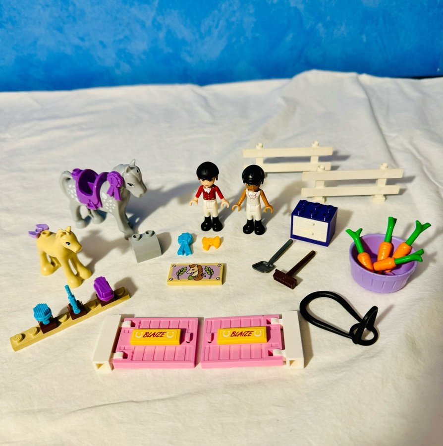 Lego Friends Olivia Andrea i ridkläder med häst och föl och tillbehör