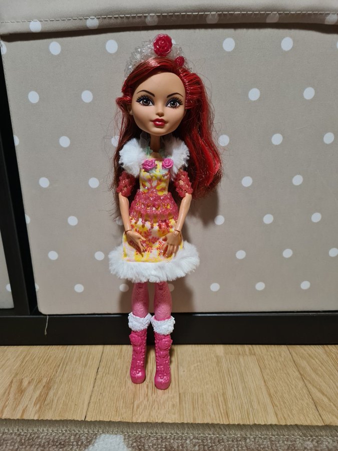 Ever after high Rosabella Beauty Epic winter