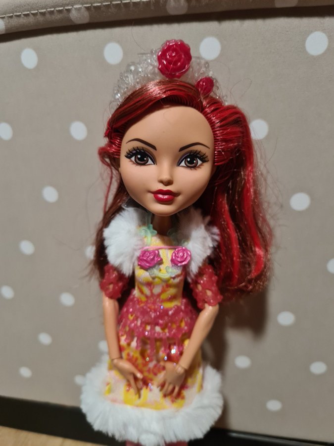 Ever after high Rosabella Beauty Epic winter