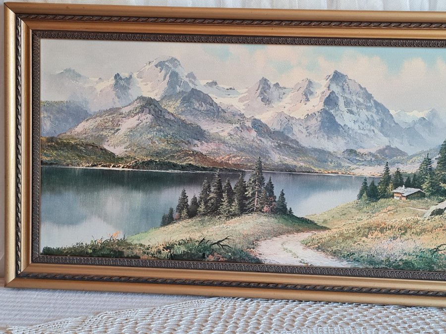 VTG TAVLA ALPLANDSKAP BERGSLANDSKAP INRAMAT TRYCK PÅ PANNÅ SIGNERAD 33.5x99 cm