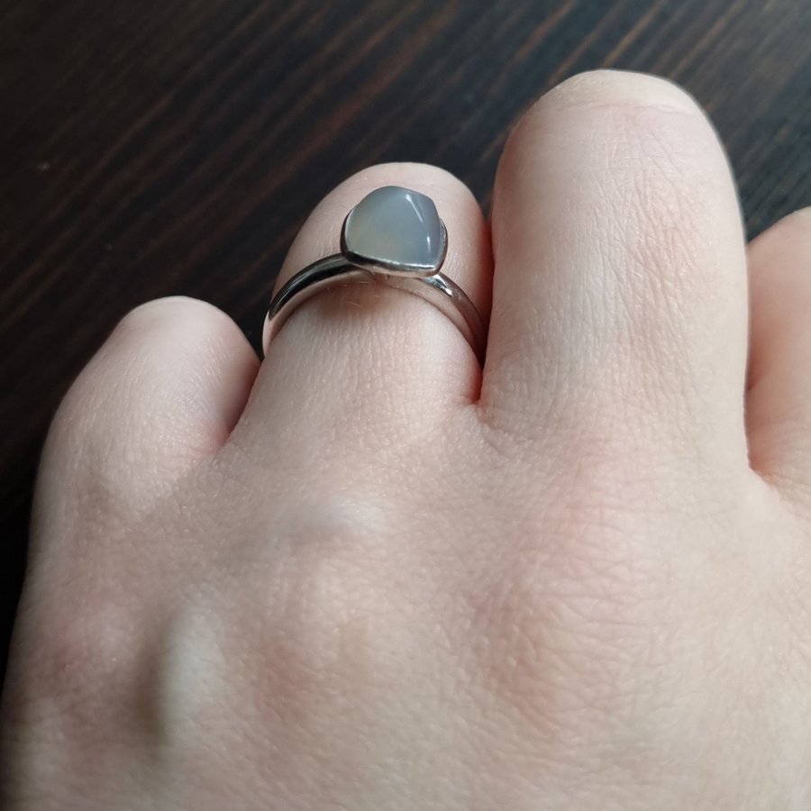 18k vg ring månsten