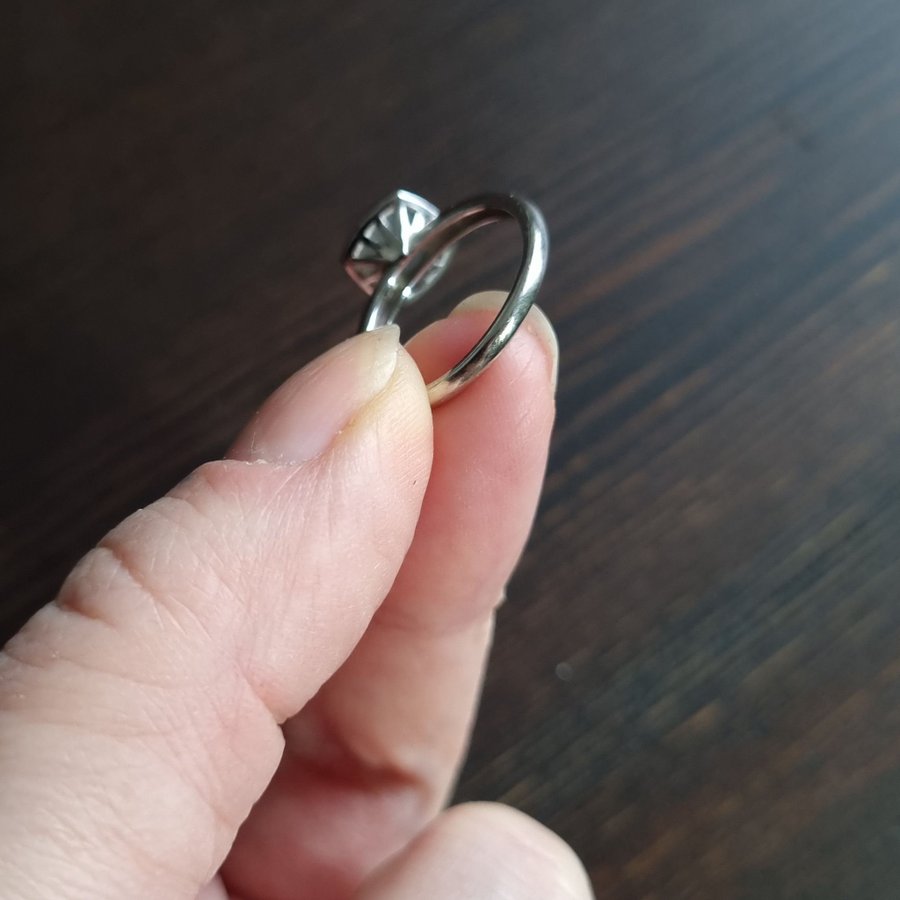 18k vg ring månsten