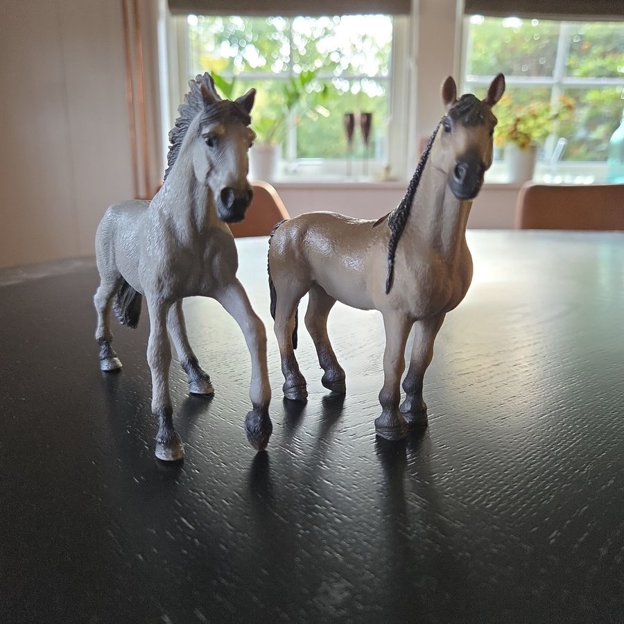 2 st hästar från Schleich