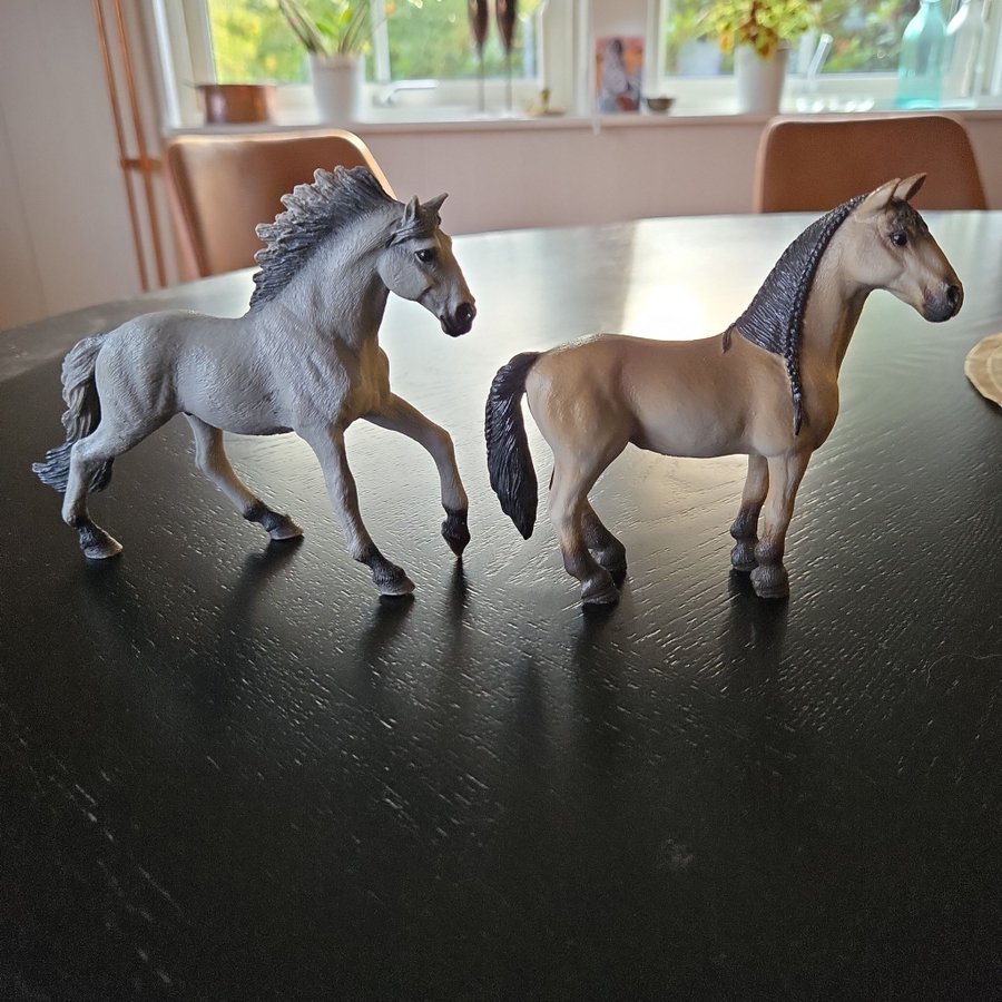 2 st hästar från Schleich