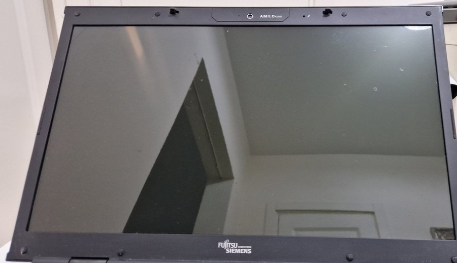 Fujitsu Siemens Amilo Li3910 (KLASS B)