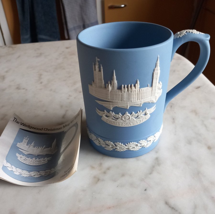 Vintage Wedgwood Jasperware Porcelain Christmas Mug. 1974.