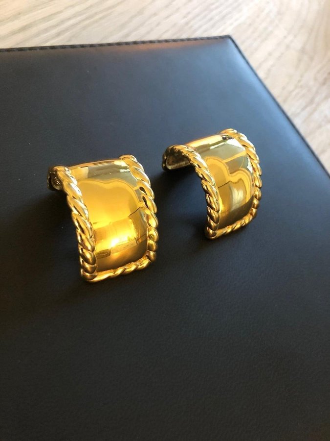 VINTAGE GIVENCHY CLIP ON STATEMENT ÖRHÄNGEN GULD METALL