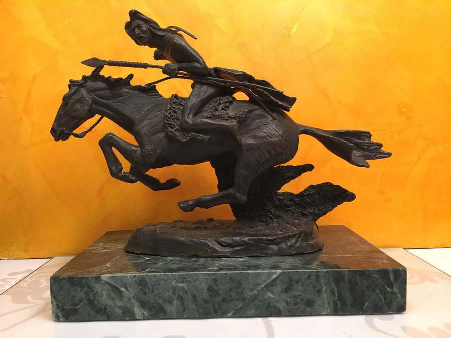 FREDERIC REMINGTON  Original brons skulptur "The Cheyenne"1901