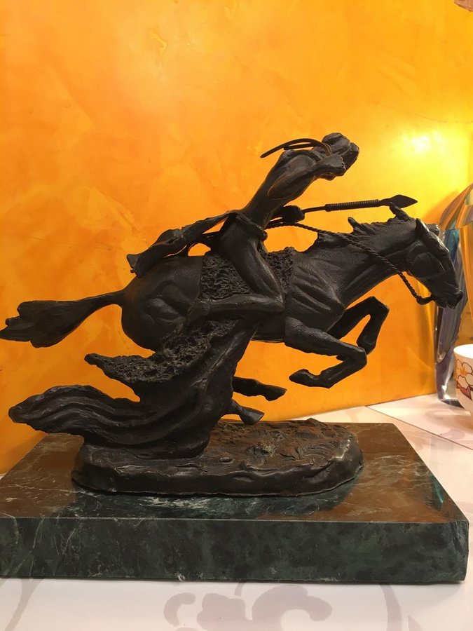 FREDERIC REMINGTON  Original brons skulptur "The Cheyenne"1901