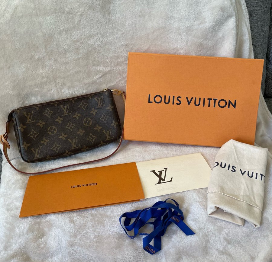 Louis Vuitton Pochette Accessoires